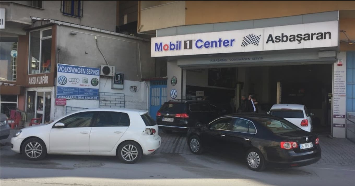 Ataşehir Dudullu Caddesi'ndeki ASBAŞARAN Volkswagen servis noktasının önü